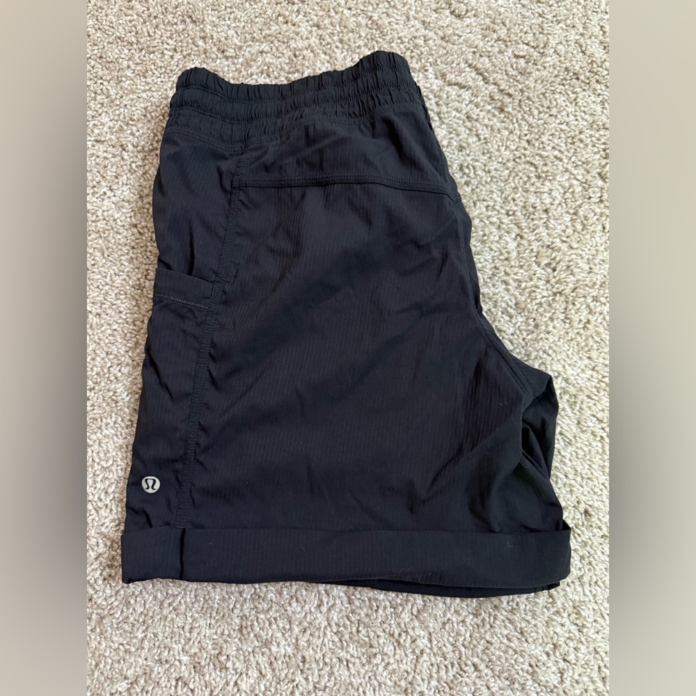 EUC lululemon athletica Black High Waist Women Shorts - Picture 3 of 3